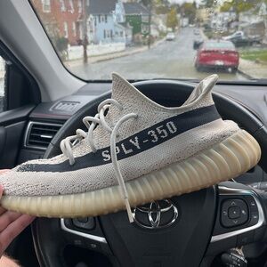 PRIVAT DEAL- Yeezy 350 size 14